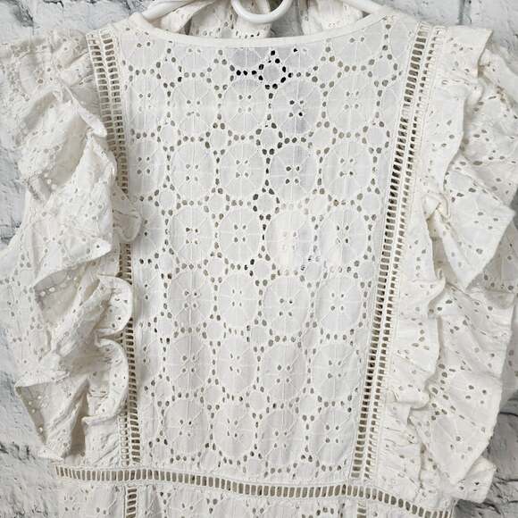 We are Leone eyelet sleeveless ruffle card Sz S/M belted white coverup kimono - Picture 5 of 7